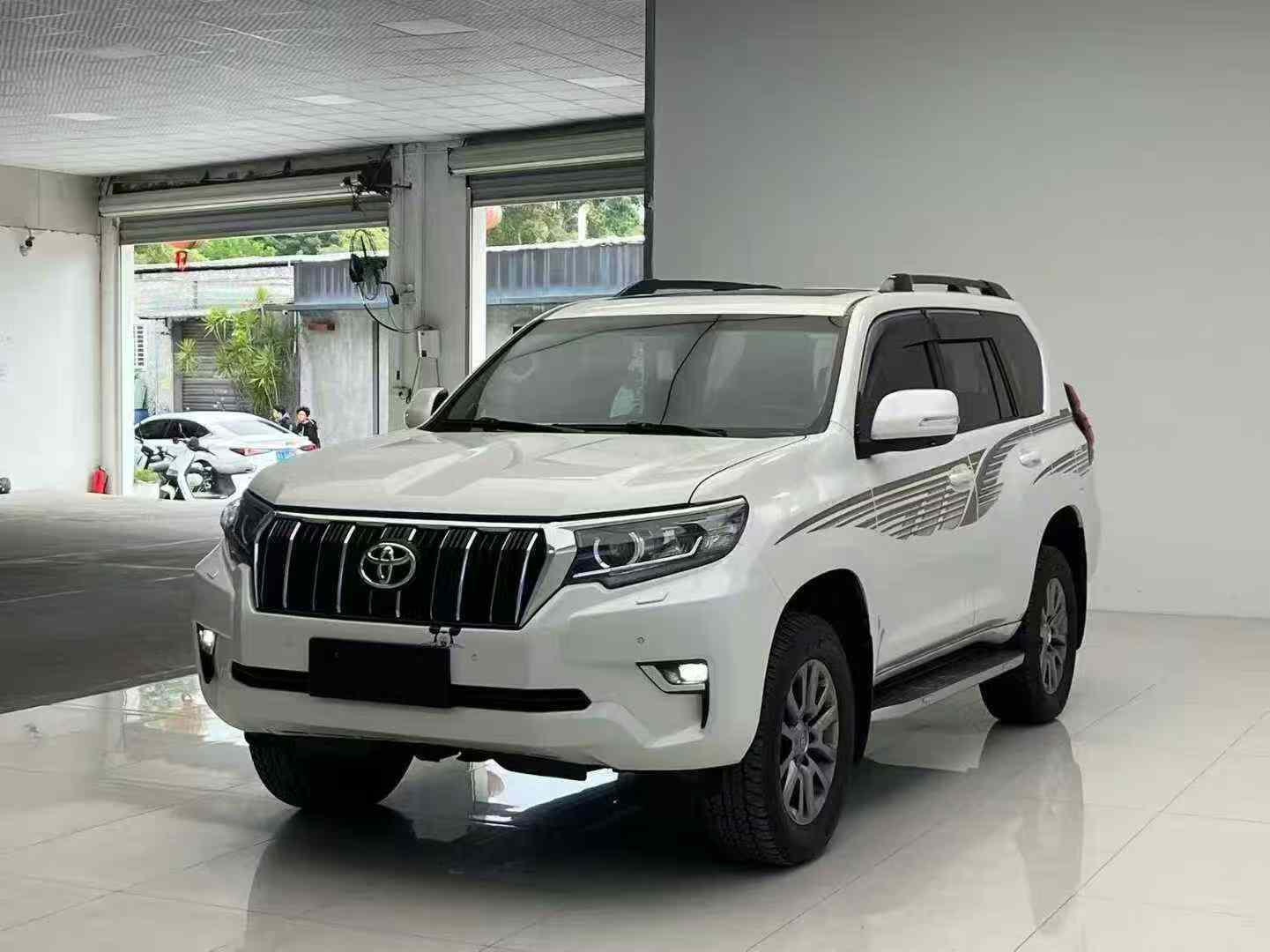 Toyota Prado 2018 Low mileage Ready for shipping