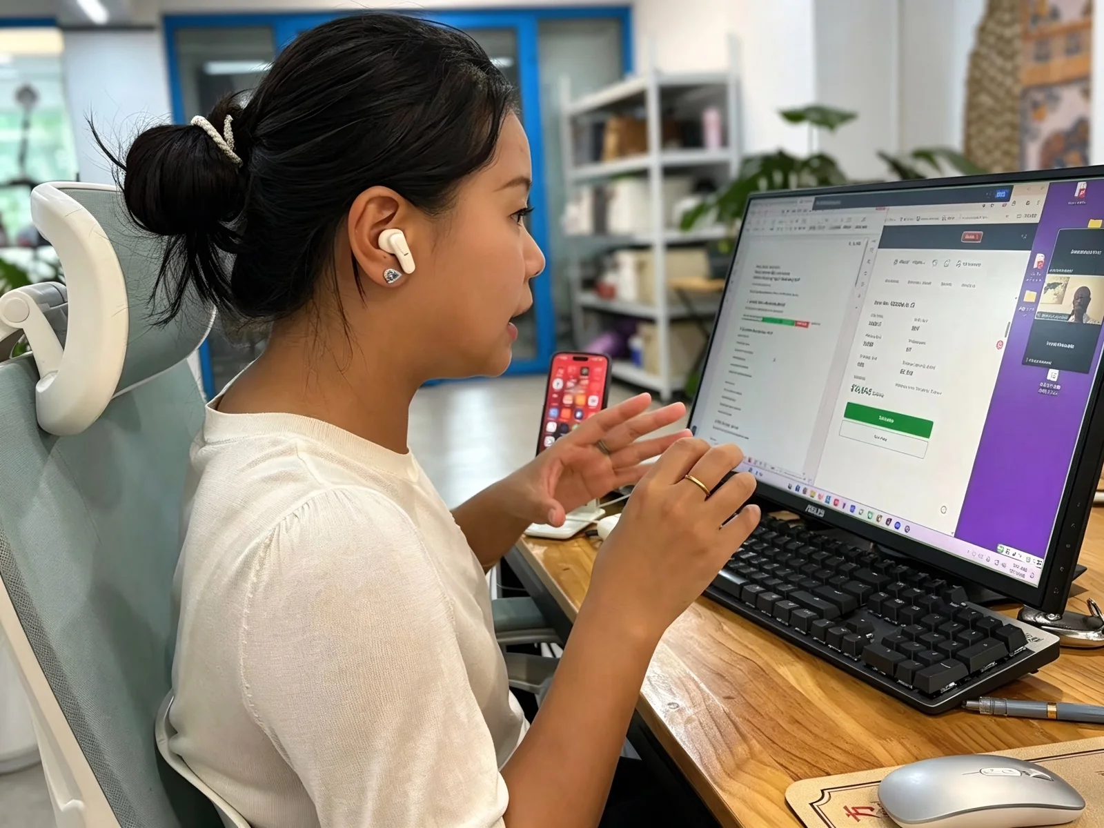 Lillian discussing project details and decisions with a client online