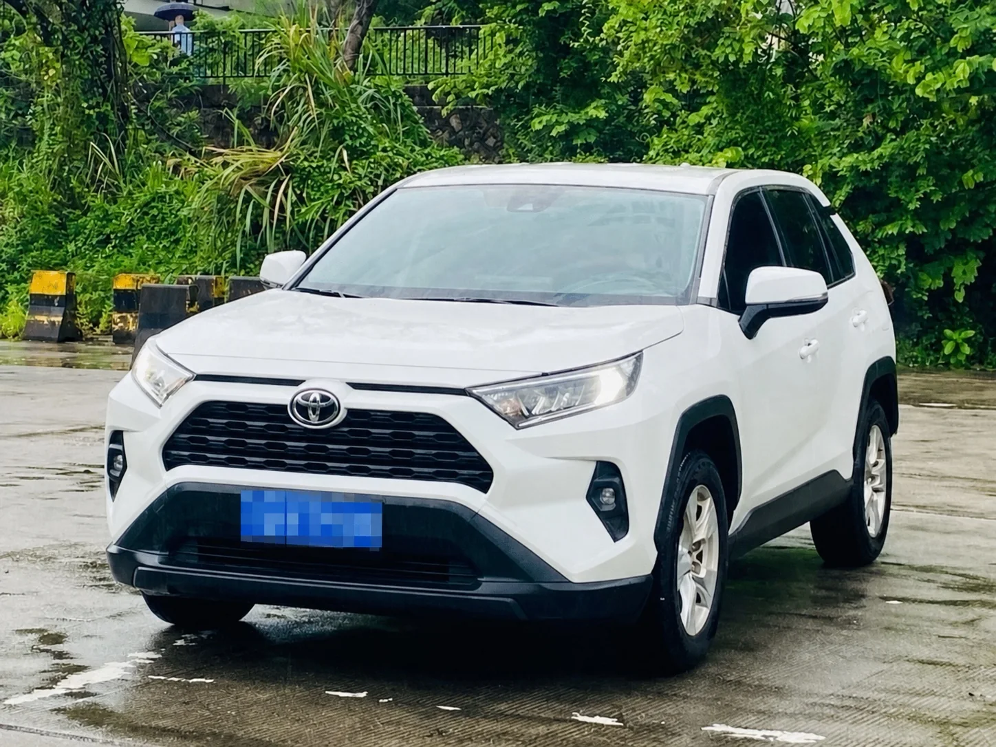 Used Toyota RAV4 available for sourcing in China
