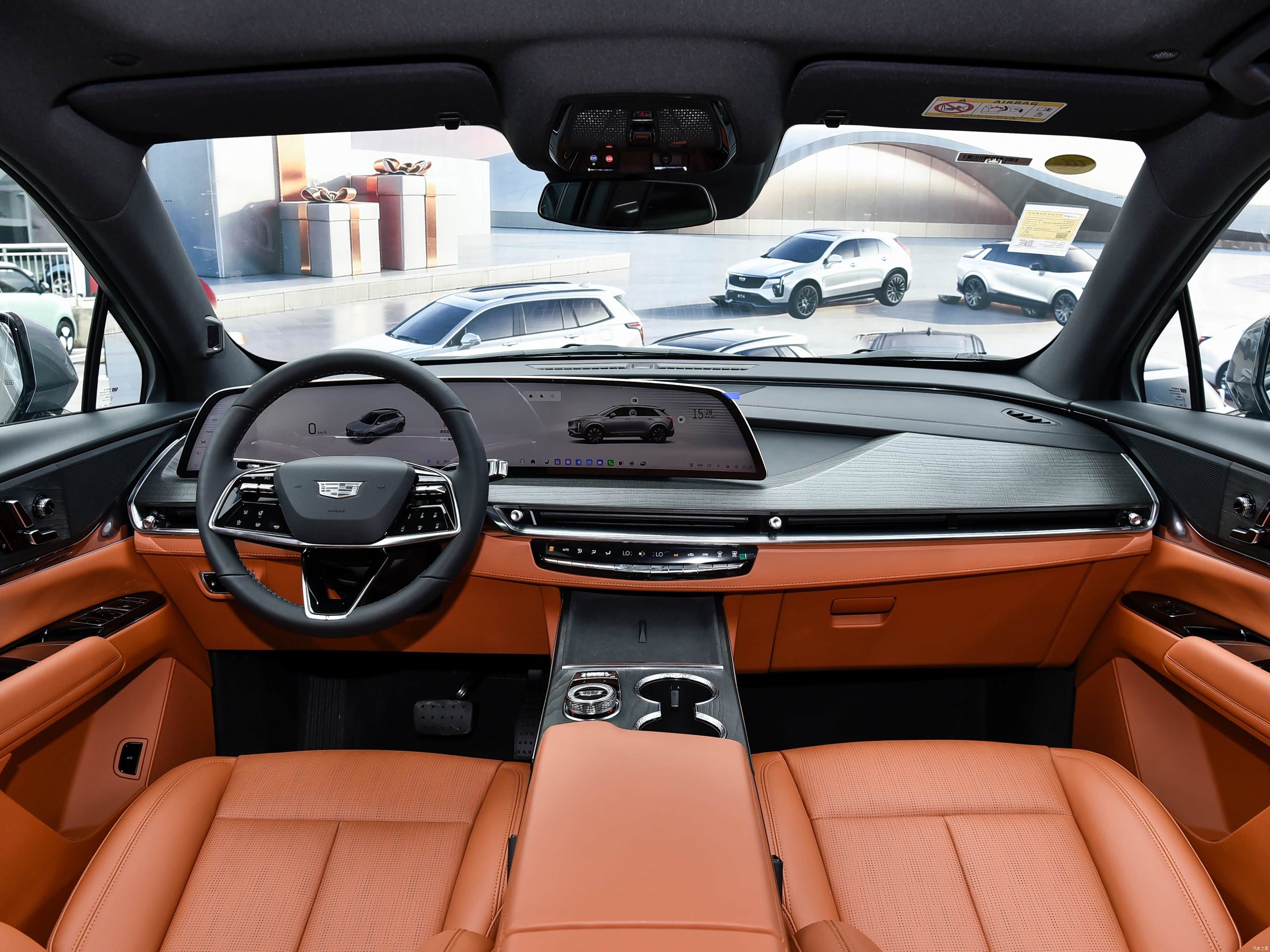Cadillac XT5 PHEV dashboard with 33-inch curved display