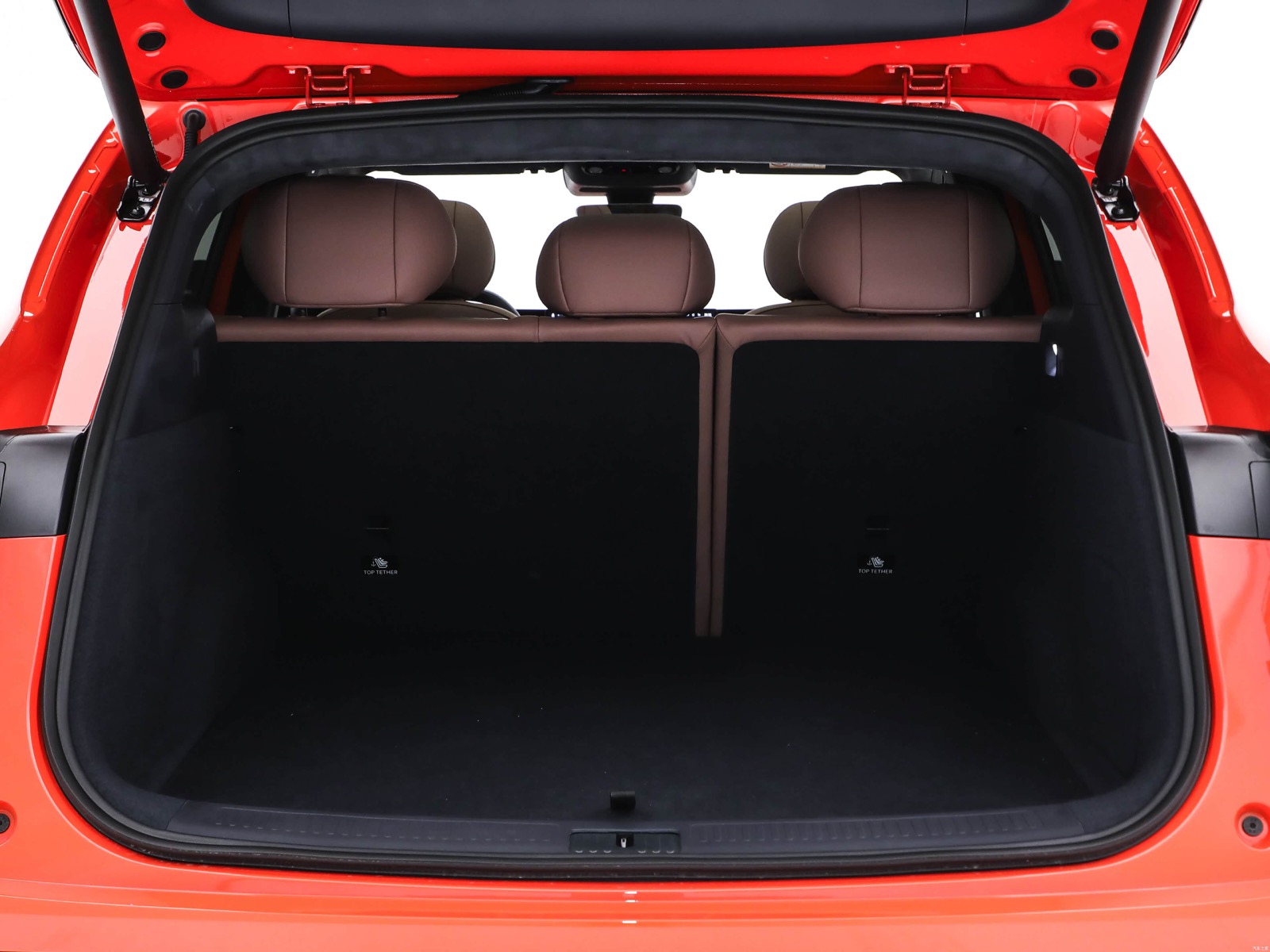 Rear cargo area of the Arcfox Alpha T7
