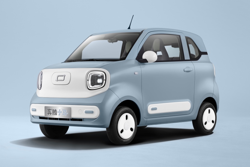 Light blue Bestune Pony micro electric car viewed from the front