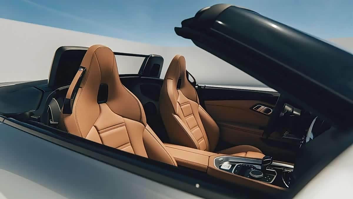 Cognac-coloured seats inside the Bovensiepen Spider