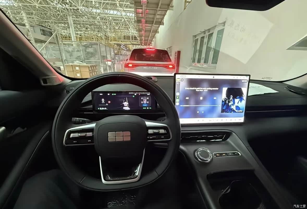 Updated Geely Galaxy E5 dashboard with new steering wheel and centre display