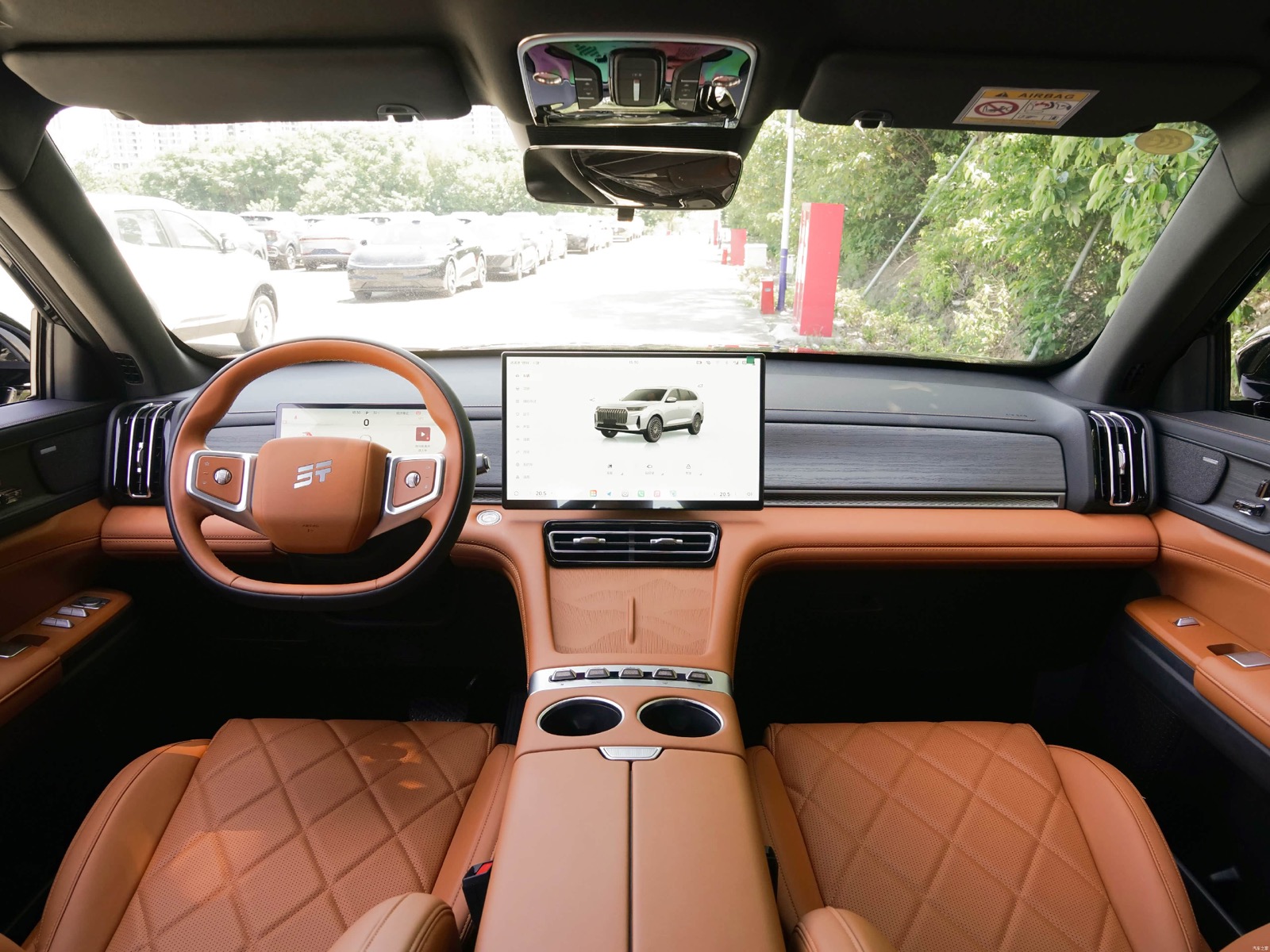 All-new Jetour X90 cabin with digital instrument panel and central touchscreen