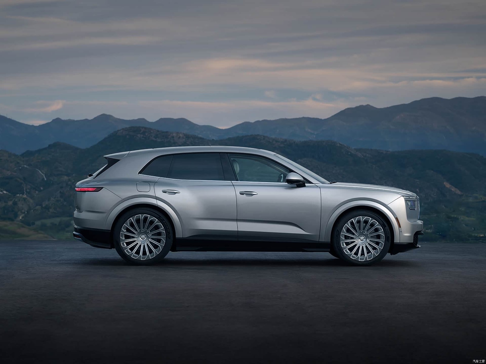 Bentley Torcal electric SUV shown in side profile