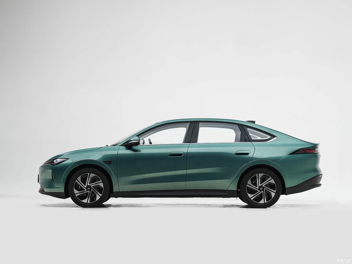 Green Jetta M6 electric sedan shown in side profile