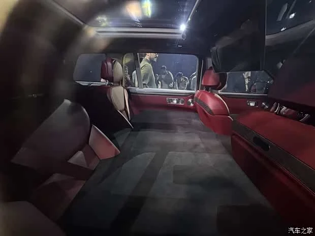 Rear cabin seating area of the Avatr T09 concept