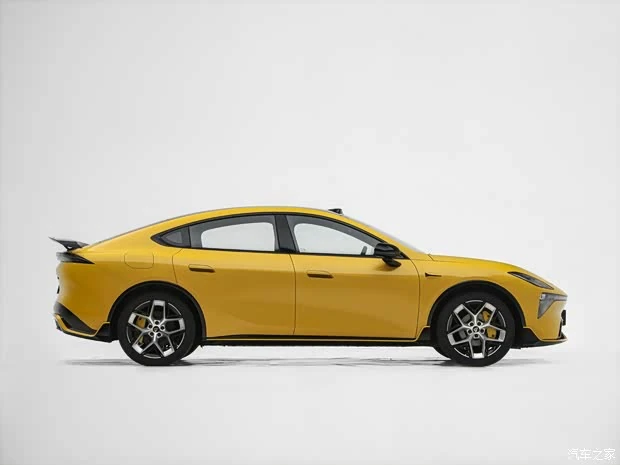 Yellow Deepal L06 Racing Edition shown in side profile