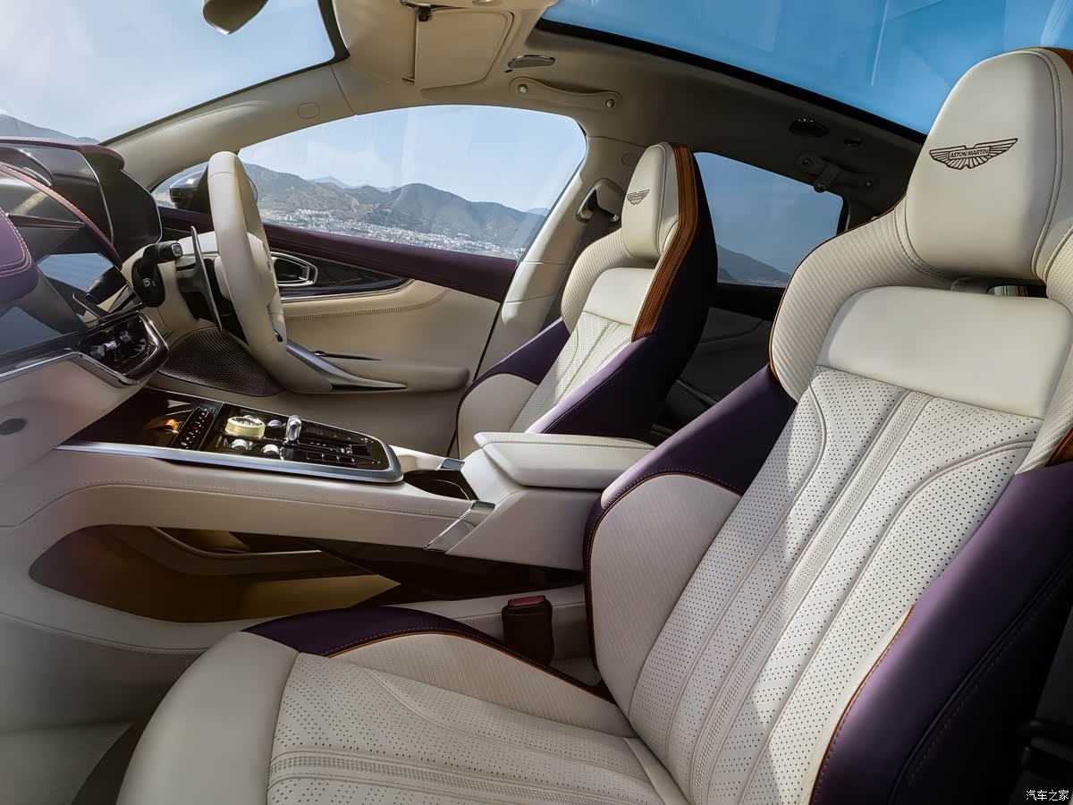 Aston Martin DBX GT cabin with new seats and centre console