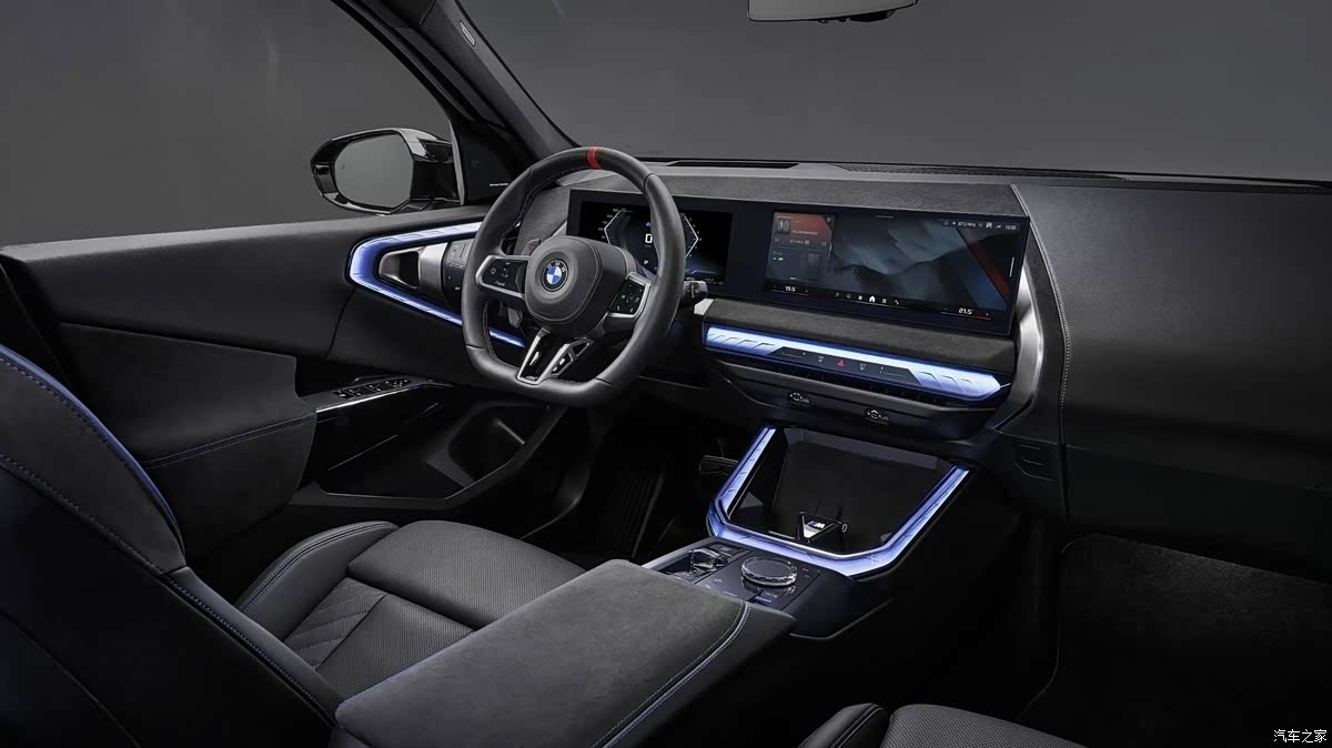 Black cabin of the updated BMW X3 M50 xDrive