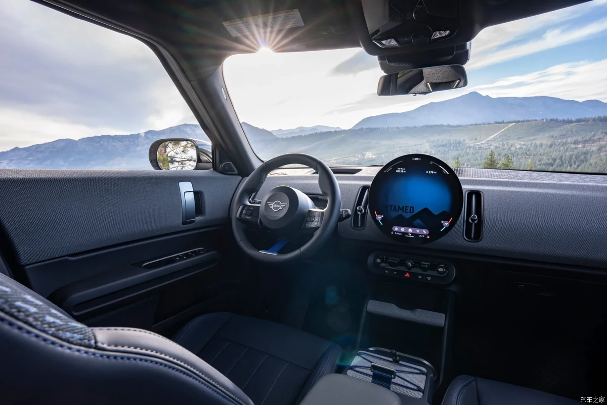 MINI Countryman Untamed Edition dashboard and front cabin