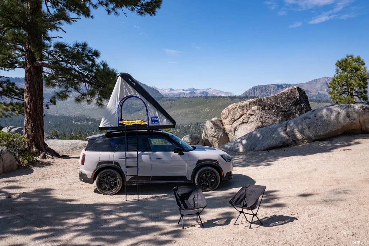 MINI Countryman Untamed Edition with roof tent and camping chairs