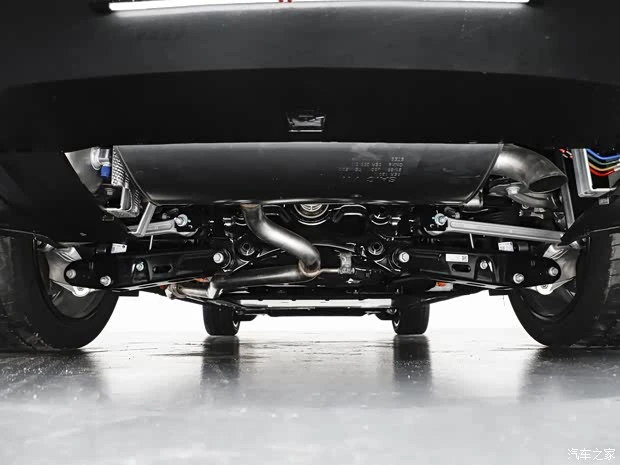 Rear suspension and underbody of the Volkswagen ID.ERA 8X