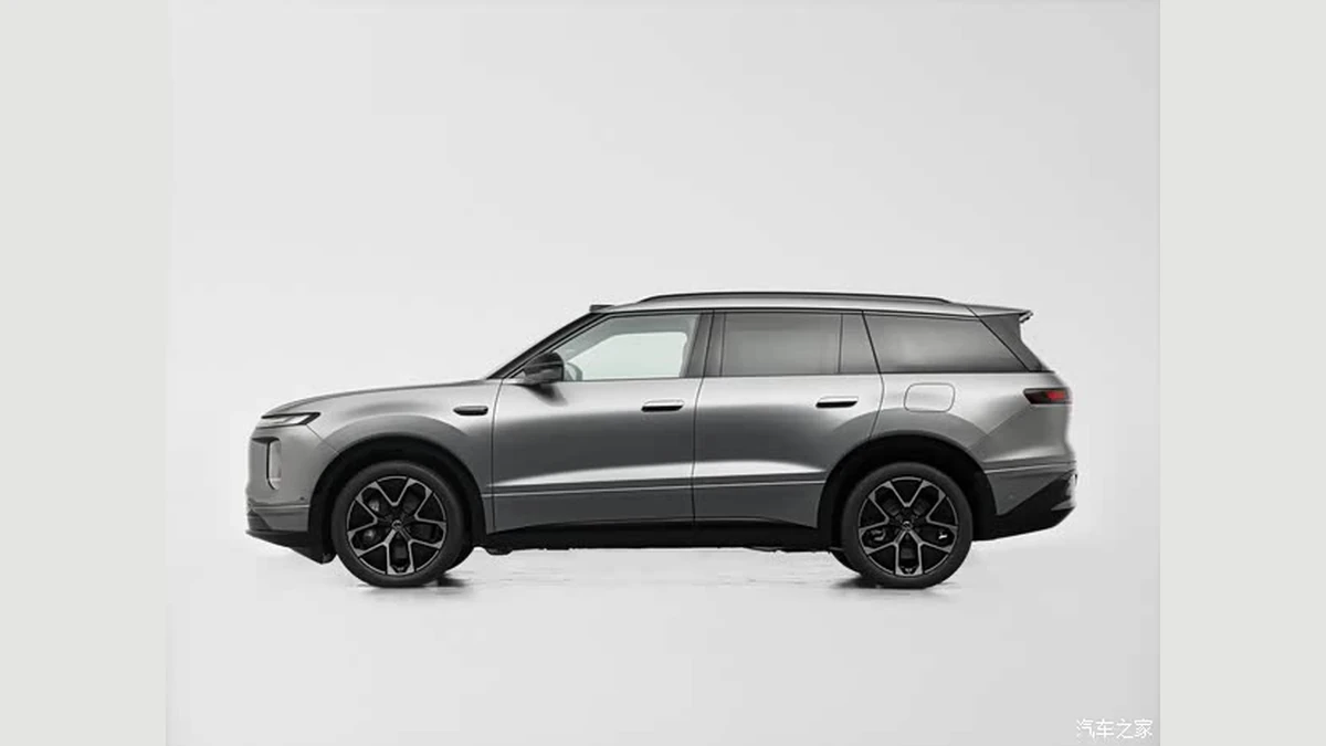 Volkswagen ID.ERA 8X range-extender SUV in side profile